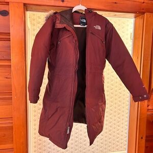The North Face Women's Maroon Ski Jacket Small